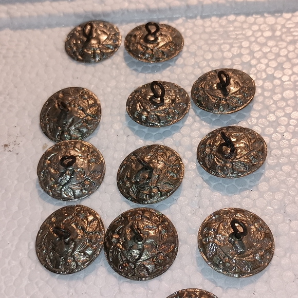 Lot of 13 vintage metal buttons - Picture 4 of 4